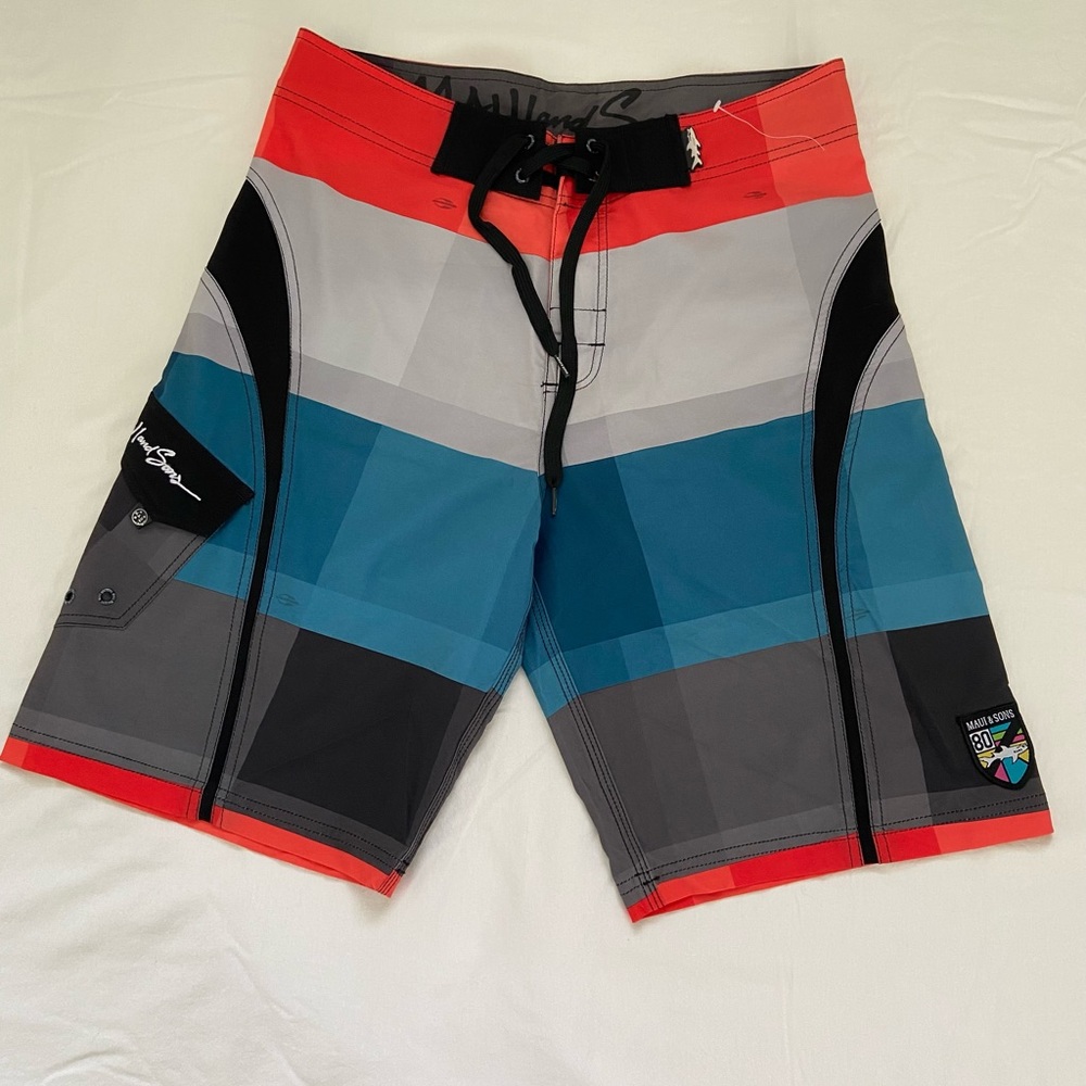 Maui & Sons board shorts NWOT Men’s size 32